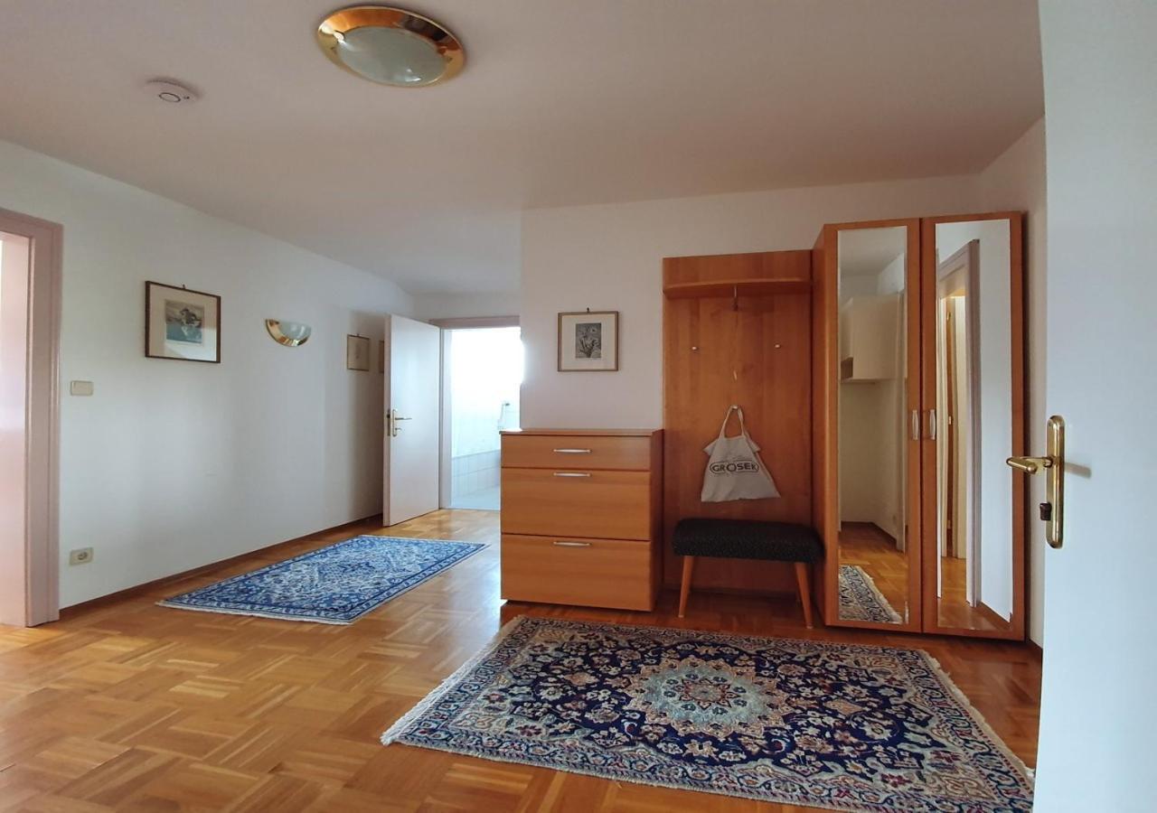 Haus Kraller-Urlaub Mit Seeblick Millstatt Exteriör bild