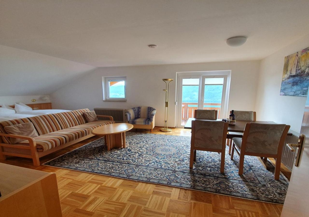Haus Kraller-Urlaub Mit Seeblick Millstatt Exteriör bild
