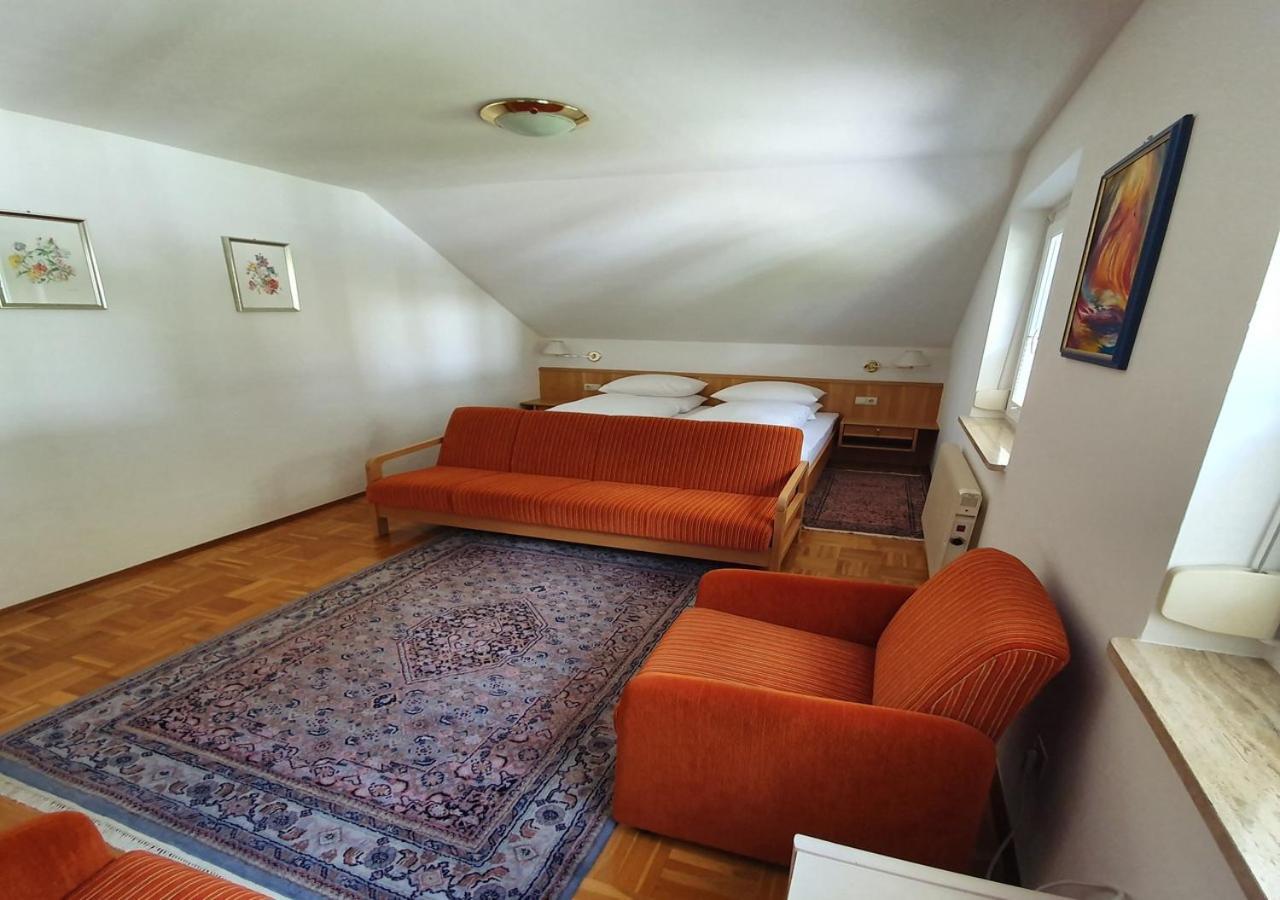 Haus Kraller-Urlaub Mit Seeblick Millstatt Exteriör bild